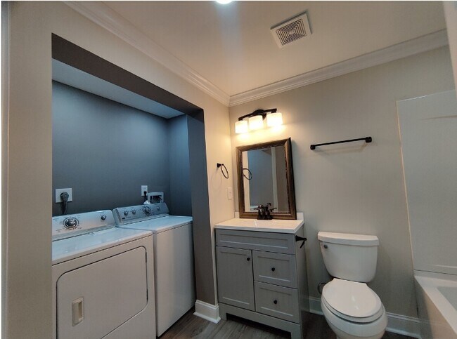 Building Photo - 227 Dove Rd