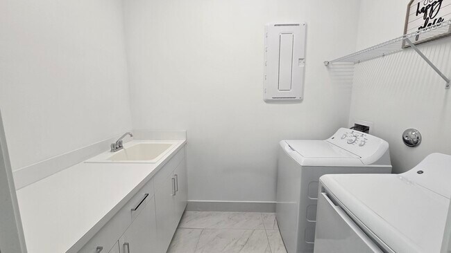 Building Photo - 8489 Apple Falls Ln