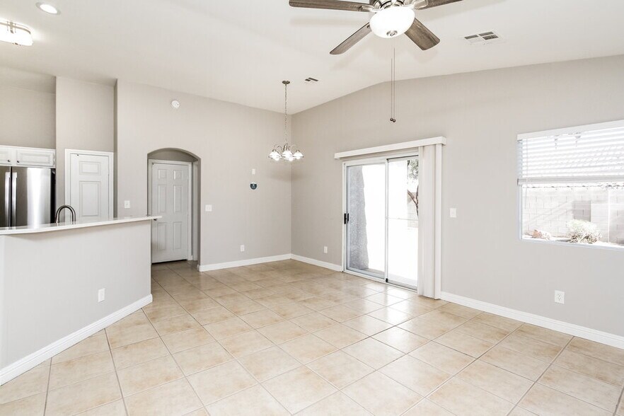 Building Photo - 716 Castlebridge Ave