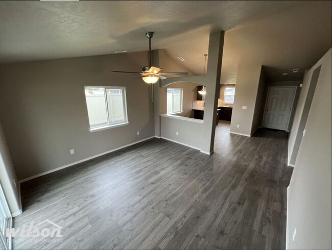 Building Photo - Stunning Modern Home in Desirable West Valley