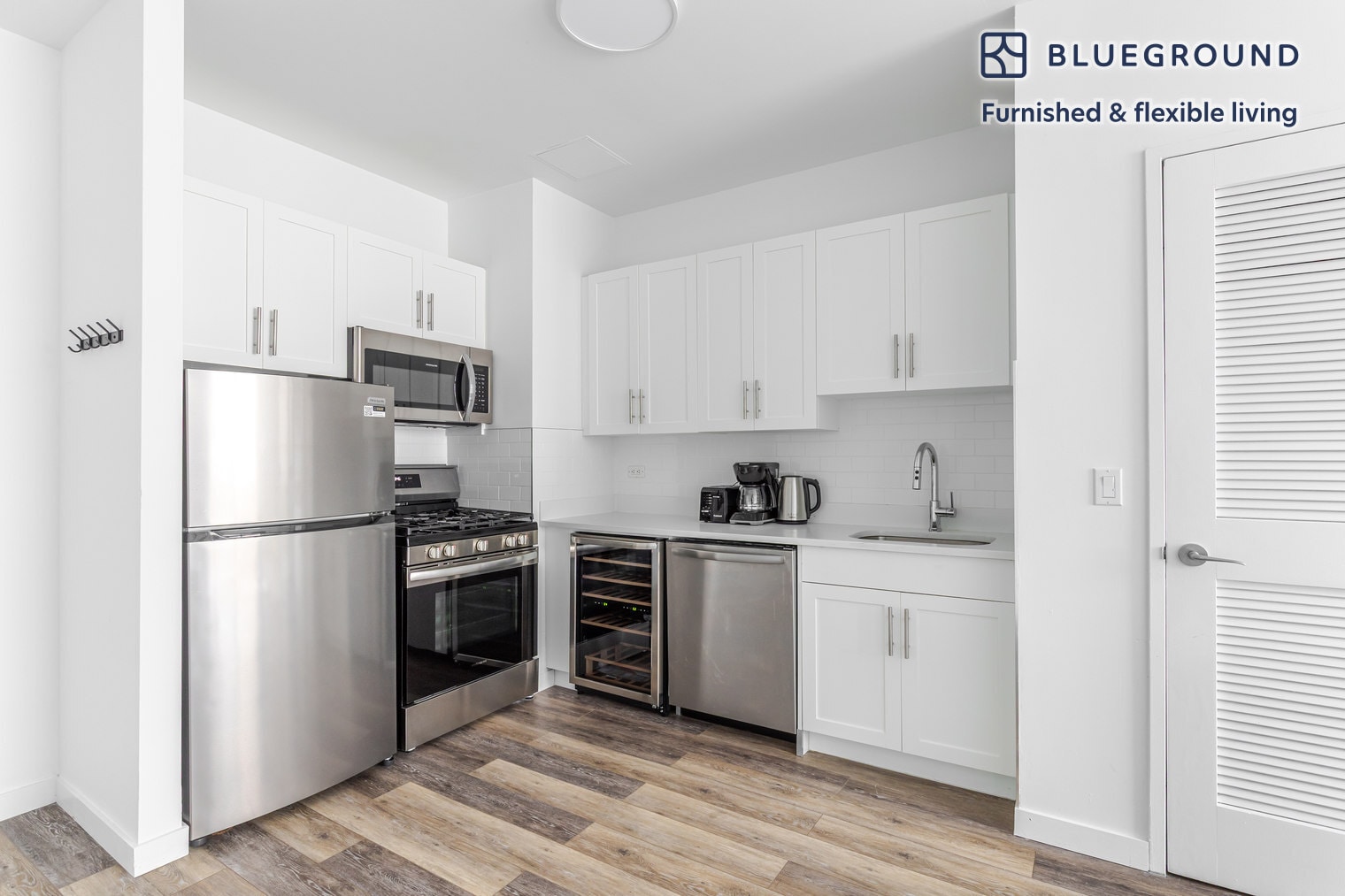 Building Photo - 556 3rd Ave