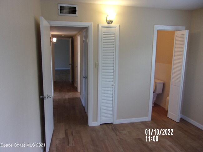 Building Photo - 1105 Myrtle Ln