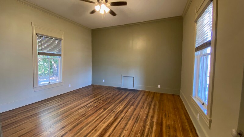 Building Photo - 208 S Trammell St