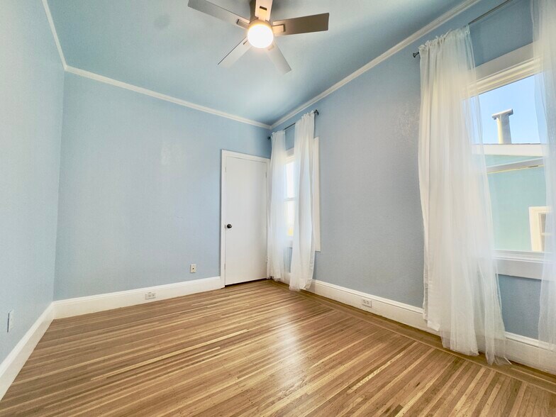 Building Photo - 2615 Maxwell Ave