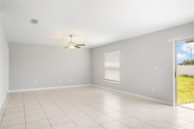 Building Photo - 10390 Scarlet Skimmer Dr