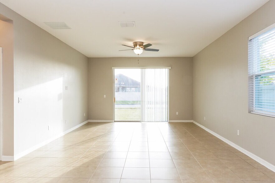 Building Photo - 1859 Castleton Dr