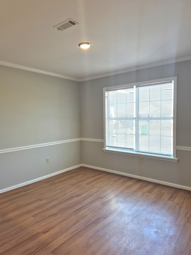 Building Photo - 341 Sawgrass Dr