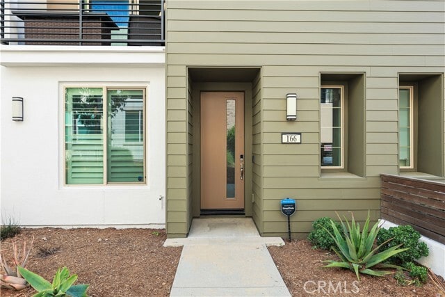 Building Photo - 166 Novel