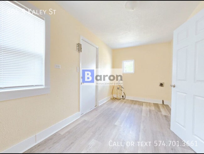 Building Photo - 605 S Kaley St