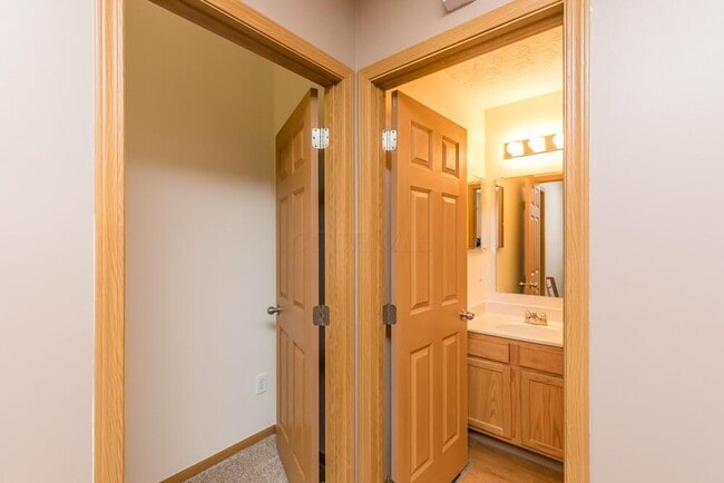 Building Photo - 5975 Pennington Creek Dr