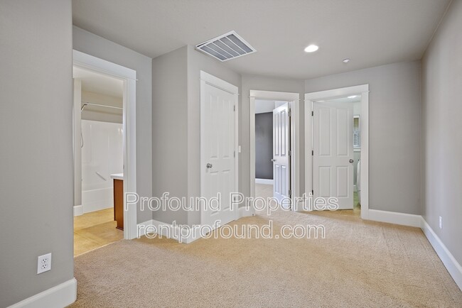 Building Photo - 11317 NW Odeon Ln