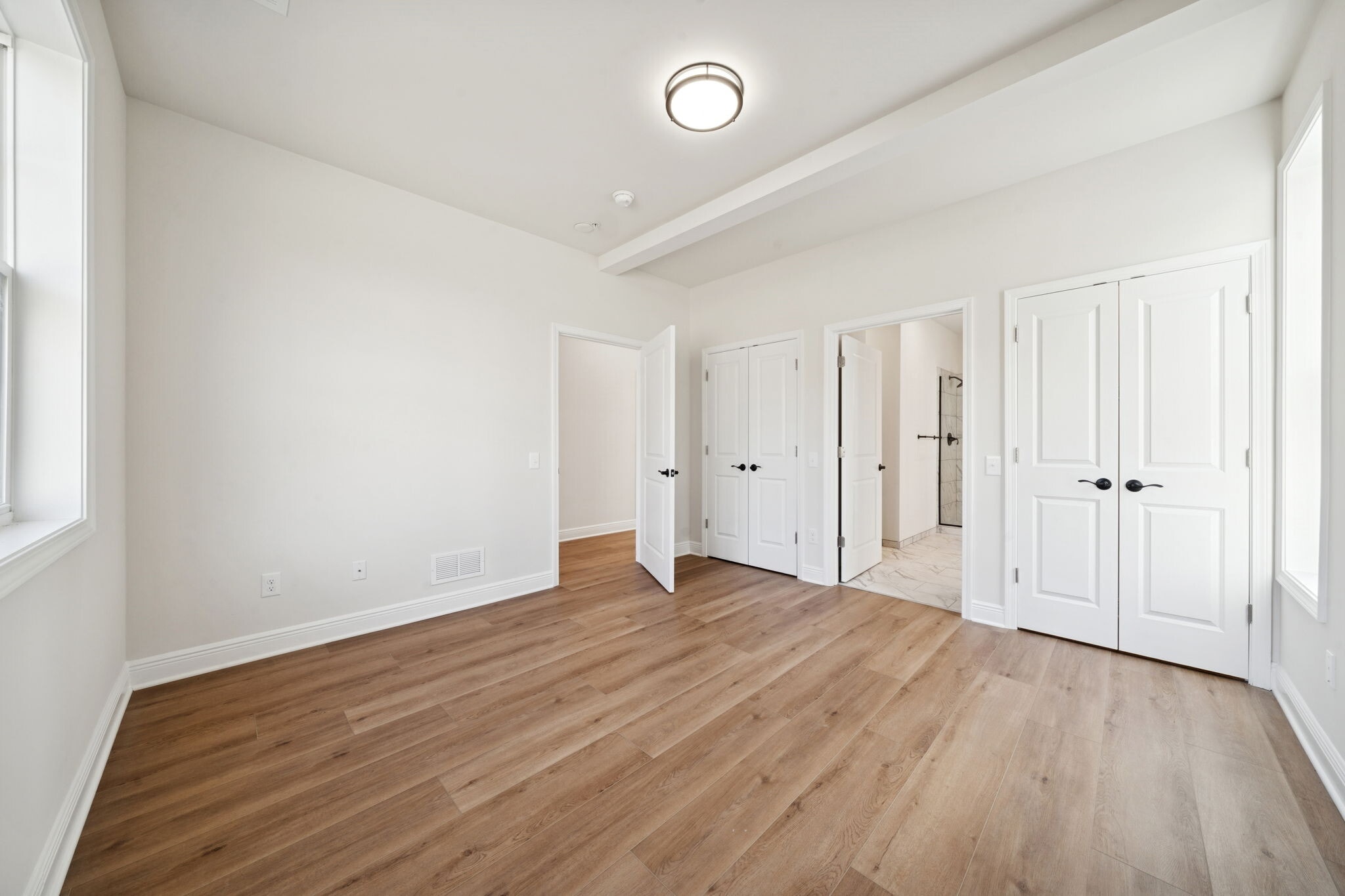 Building Photo - 2215 Lebanon Dr