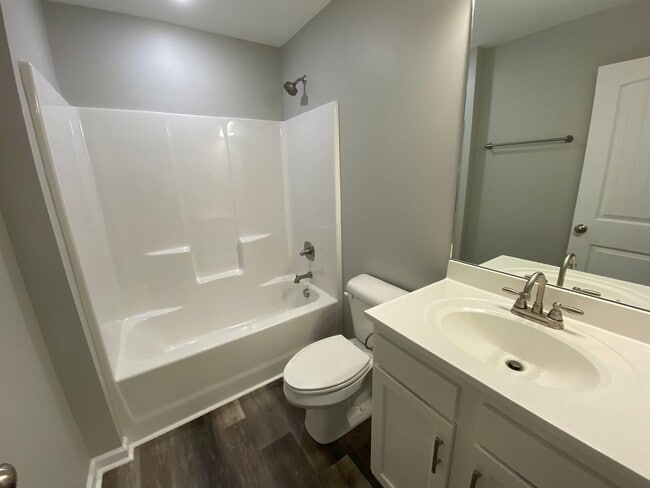 Building Photo - 3 BED 2 BATH SINGLE FAMILY HOME