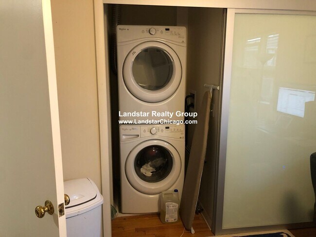 Building Photo - 1327 Chicago Ave