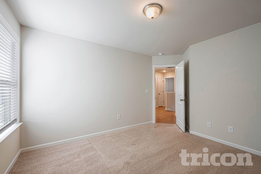Building Photo - 218 Margrave Dr