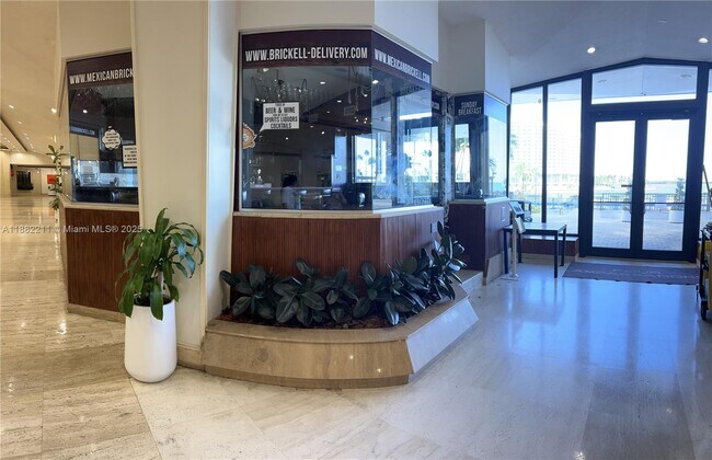 Building Photo - 801 Brickell Bay Dr