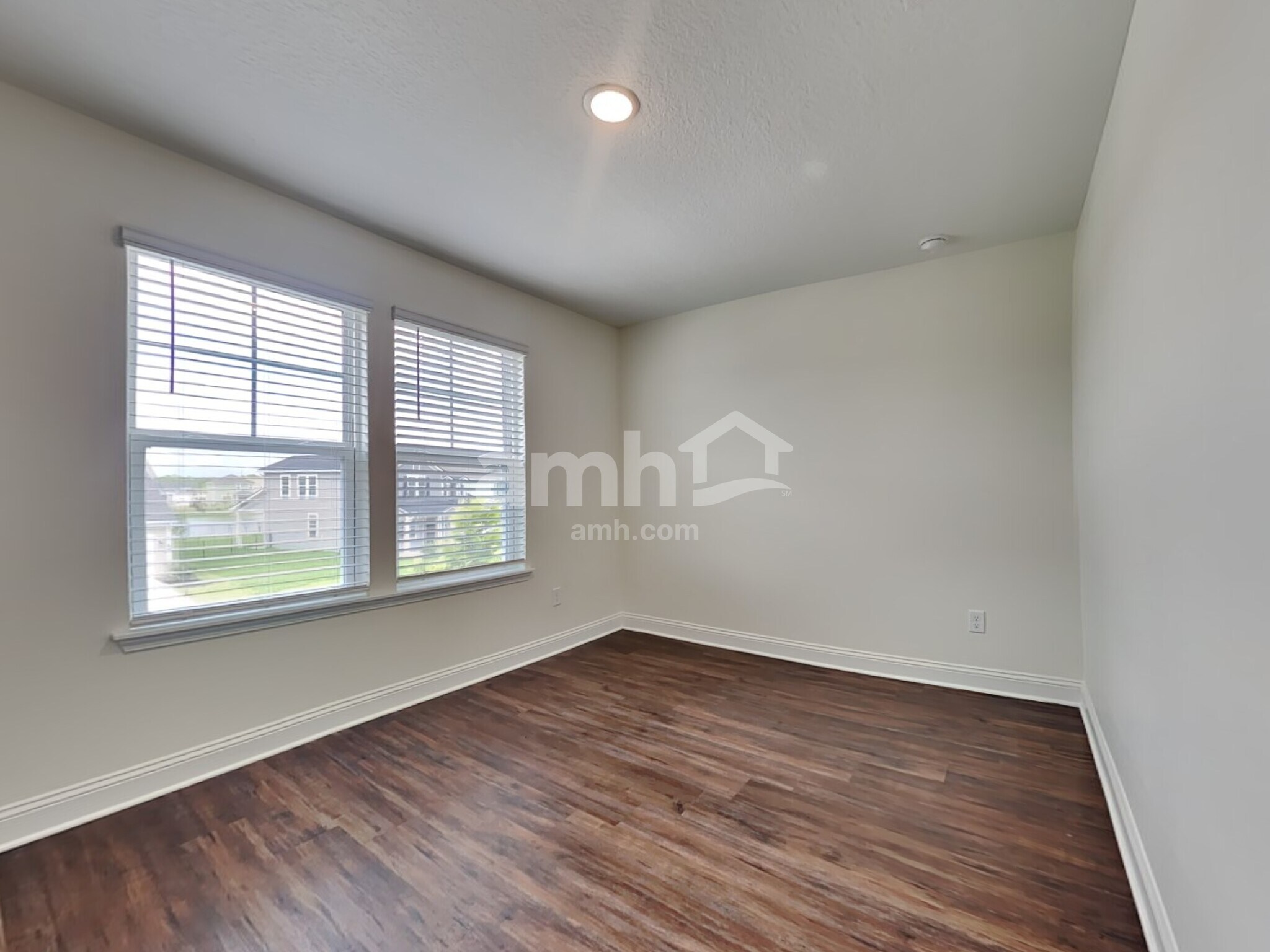 Building Photo - 371 Banyan Frst Dr
