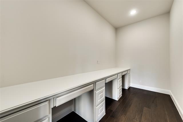 Building Photo - 1245 Wiltshire Dr