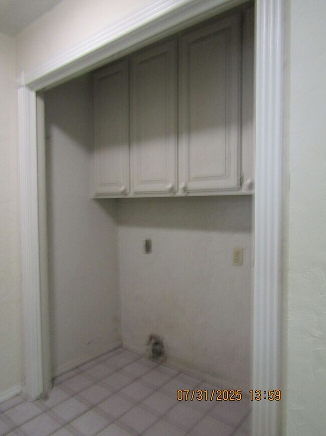 Building Photo - 503 NW Fairway Villa Dr