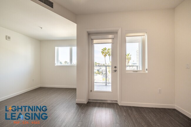 Building Photo - 11407 Chandler Blvd