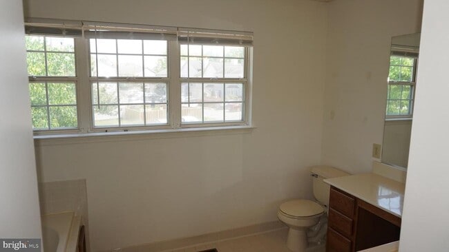 Building Photo - 841 Waterford Dr