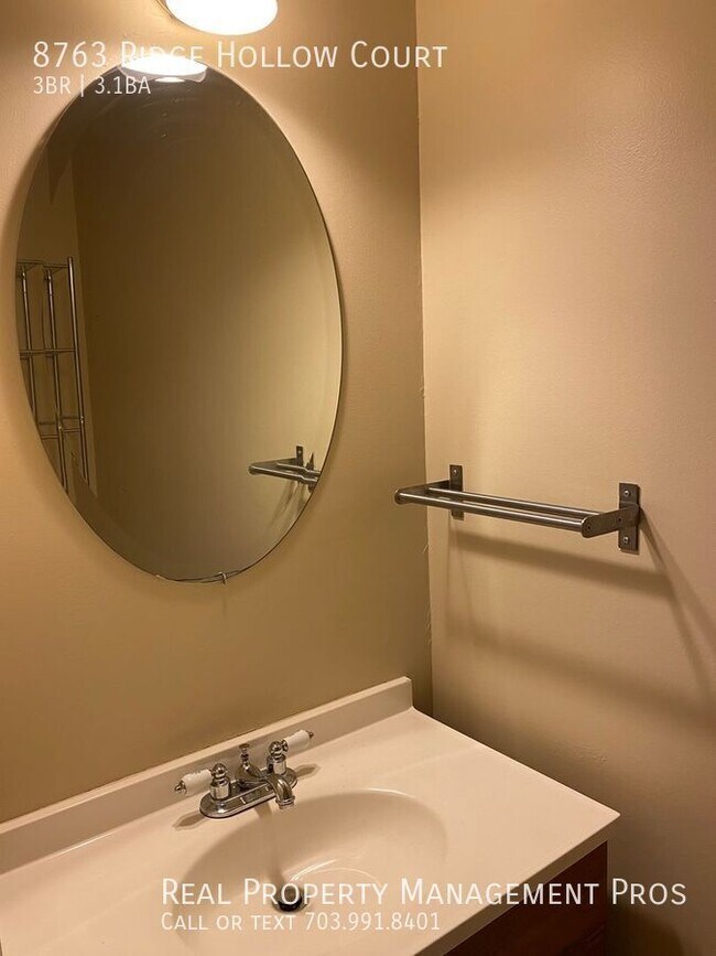 Building Photo - 8763 Ridge Hollow Ct