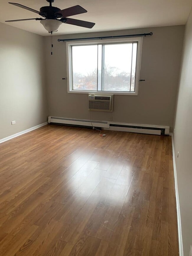 Building Photo - 9445 Kenton Ave