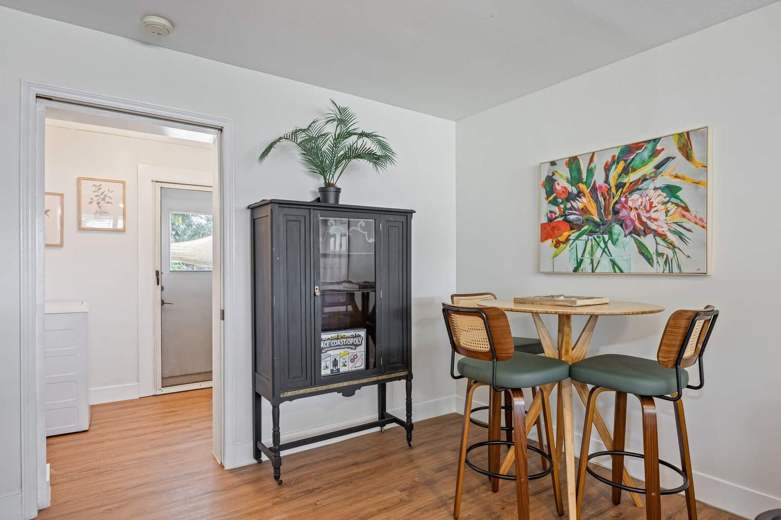 Building Photo - 489 Seacrest Ave