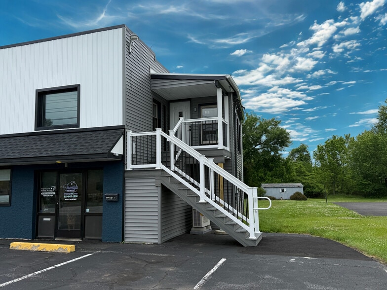 Building Photo - 266 W Ridge Pike
