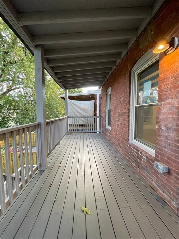 Building Photo - 43 Saxton St