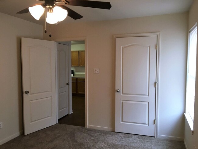 Building Photo - 408 Brittney Way