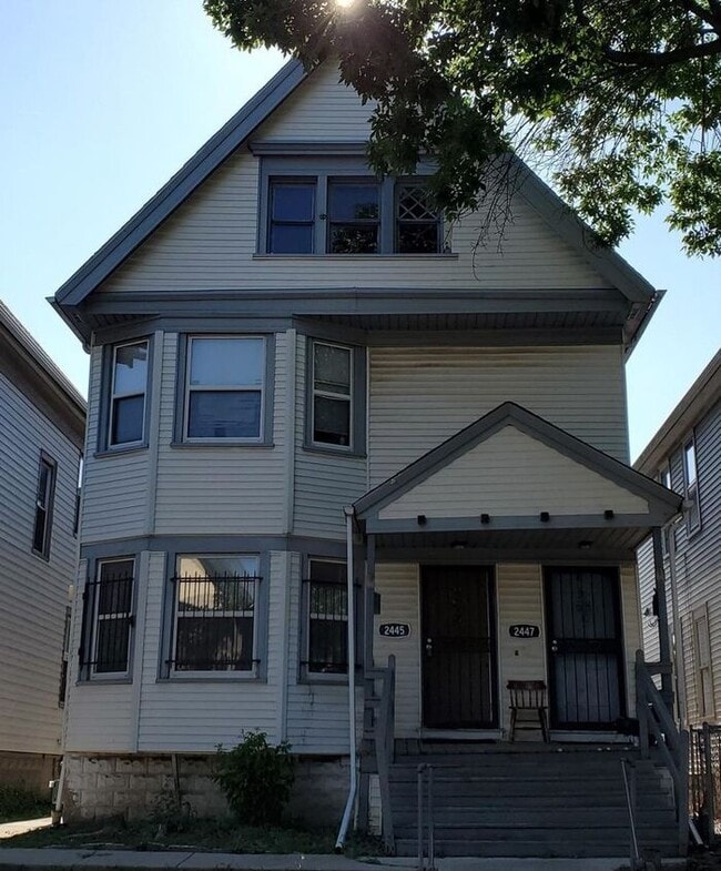 Primary Photo - Recently Updated 2 Bedroom Upper Duplex wi...
