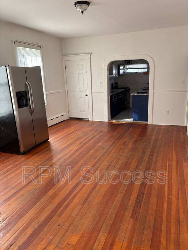 Building Photo - 19 Stephen St