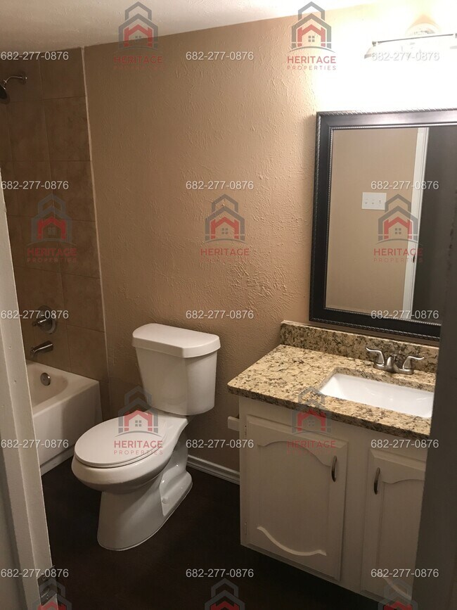 Building Photo - 2004 Newbury Dr