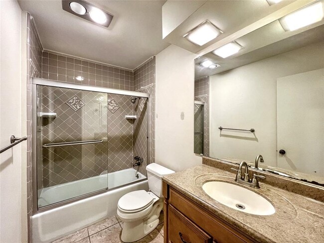 Building Photo - 8305 Greenslope Dr