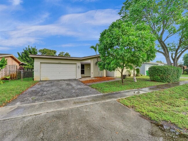 Primary Photo - 7231 NW 20th St
