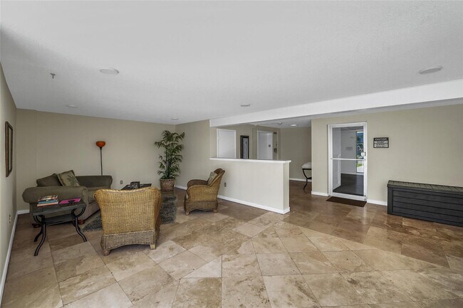 Building Photo - 301 Croton Ave