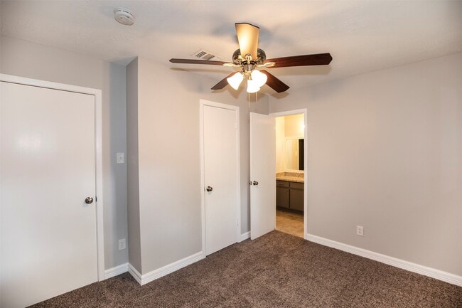 Building Photo - 802 Wavecrest Ln