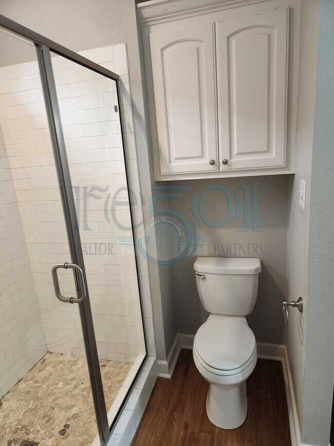 Building Photo - Gorgeous Find In West Little Rock! Reduced...