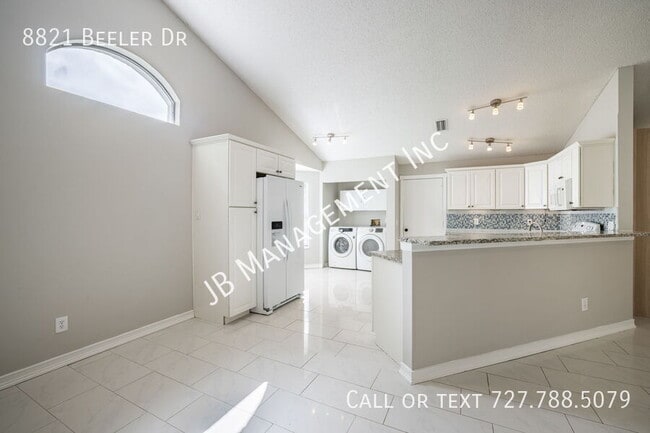 Building Photo - 8821 Beeler Dr