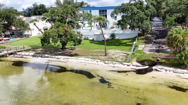 Building Photo - 316 Cherry St