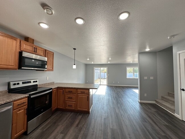 Building Photo - New Energy Efficient Constuction!