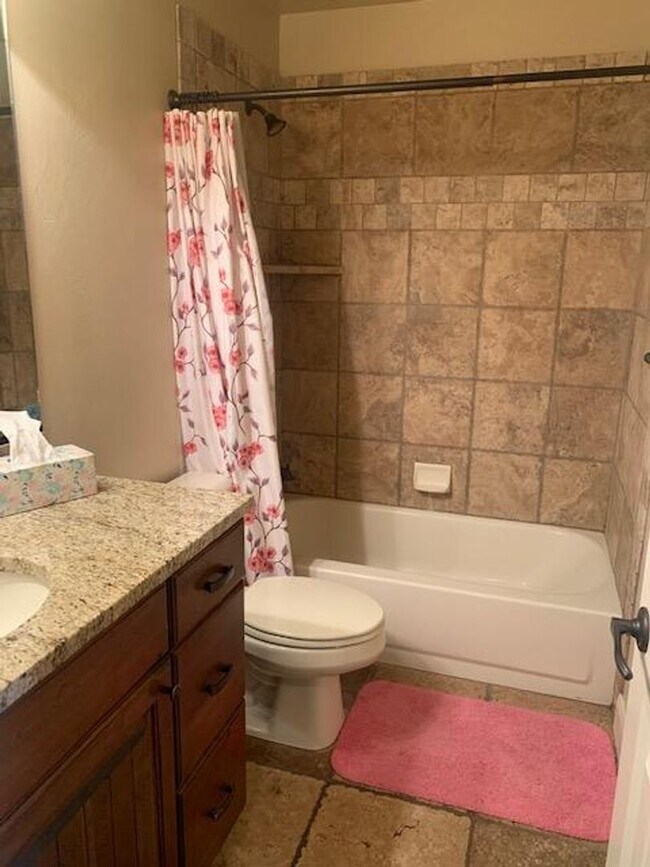 Building Photo - Gorgeous St. George Townhome