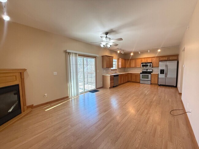 Building Photo - Beautiful 2 Bed, 2 Bath Luxury Condo - May Promo -Apply Today!