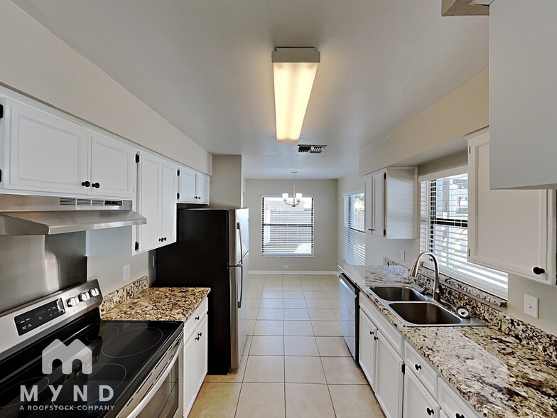 Building Photo - 604 Chilt Dr
