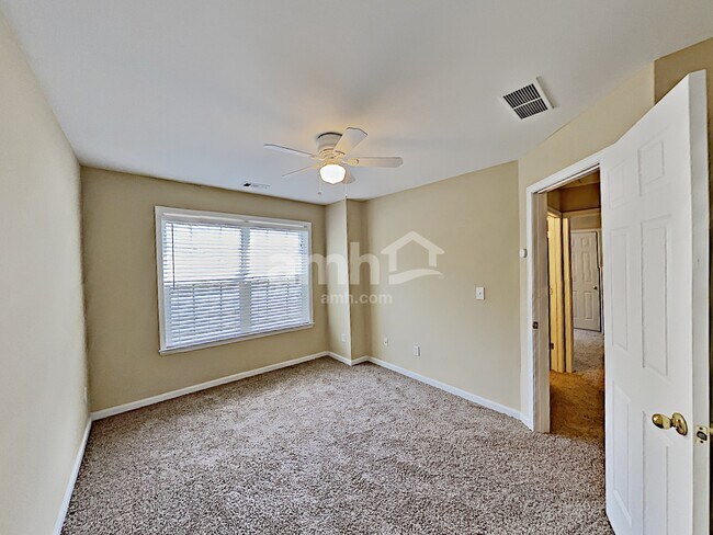 Building Photo - 138 Parkstone Way
