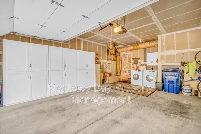 Building Photo - 98 Glen Lake Dr