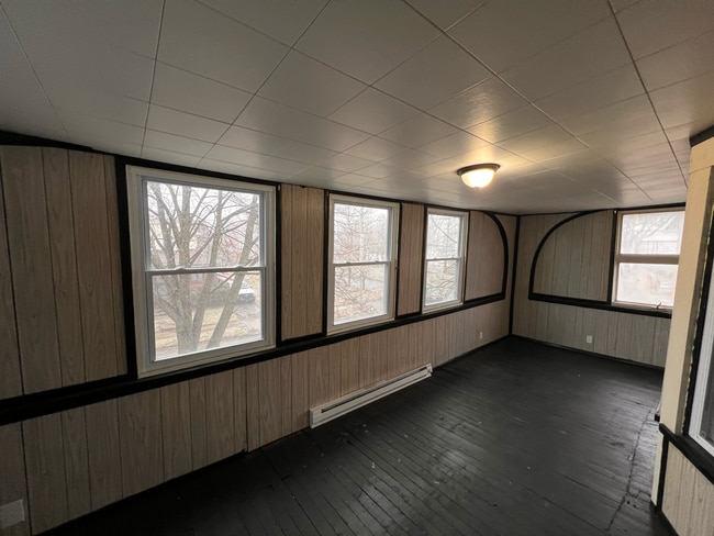 Building Photo - Rao - E145