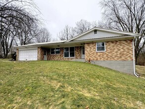 Building Photo - Country Living with a 3-Bedroom, 2-Bath Ho...