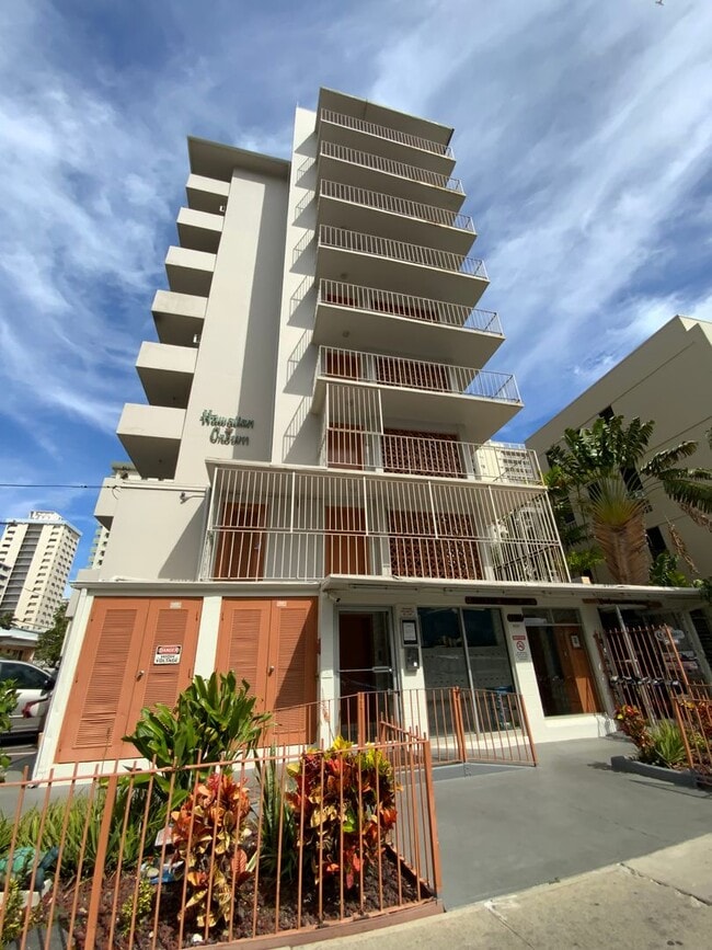 Building Photo - T1227
